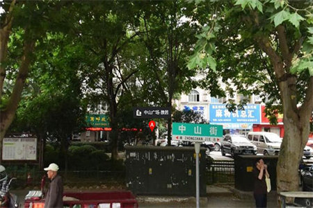 城东绿洲家园小3房，豪华装修，户型超好，学区房，诚心卖